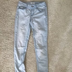 Light wash super skinny blue jeans